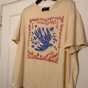 Cider Cream Tee with Red Graphic